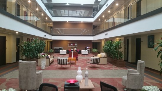 Altamira Village Hotel & Suites