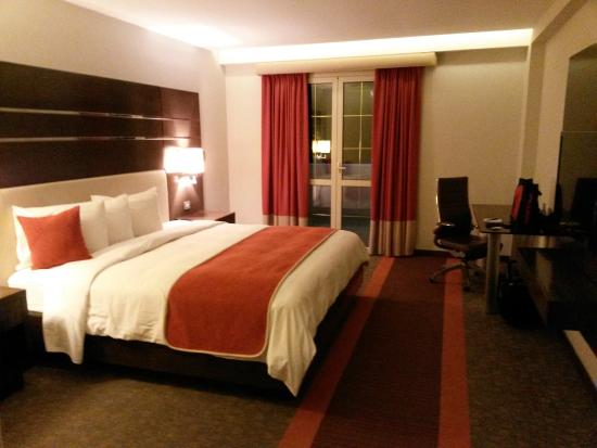 Altamira Village Hotel & Suites